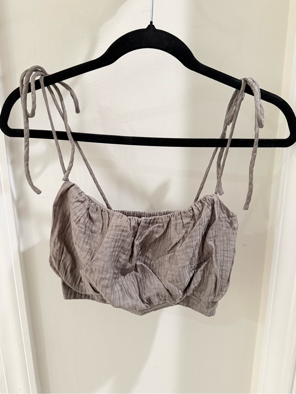 Astr Tie-Shoulder Crop Camisole in Taupe Gray